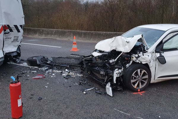 Un des 5 véhicules impliqués dans l'accident de 7h sur l'autoroute A35 dans le sens Strasbourg/Mulhouse