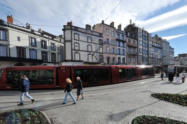 En raison de l’appel à la grève lancé, mardi 12 septembre, contre les ordonnances réformant le droit du travail, la circulation des transports en commun sera perturbée dans l’agglomération de Clermont-Ferrand.