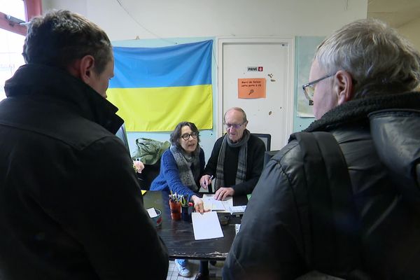 Distribution alimentaire à l'association "All Behind Ukraine"