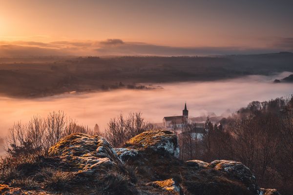 Depuis 6 ans, Patrice Villemejane photographie les plus belles mers de nuages d'Auvergne.