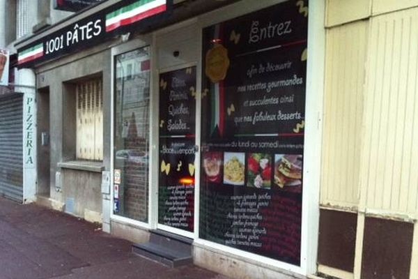 La fusillade a eu lieu en fin de soirée devant le restaurant 1001 pâtes rue Aristide Briand, à Issy-les-Moulineaux (92).