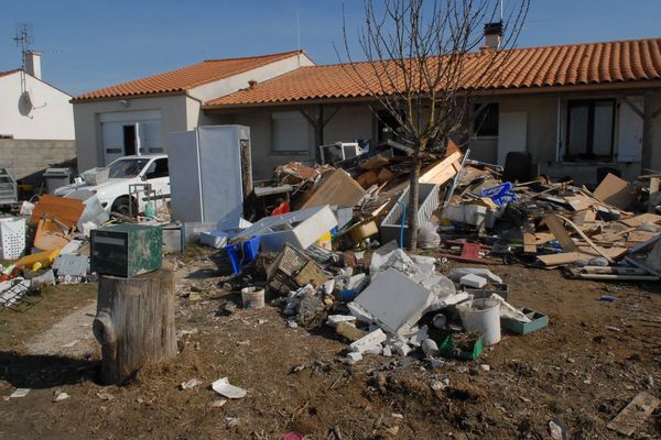 Maisons sinistrées à Charron (17) après le passage de la tempête Xynthia