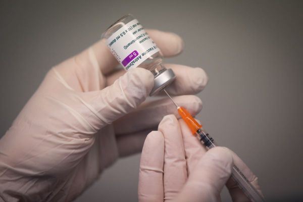 Chez les médecins du Puy-de-Dôme, les doses de vaccins arrivent au compte-goutte.