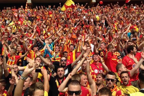 Les supporters lensois ont chanté tout le long de ce RC Lens-Red Star.