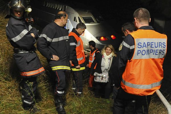 Les passagers du Paris-St-Brieuc évacués de la rame TGV