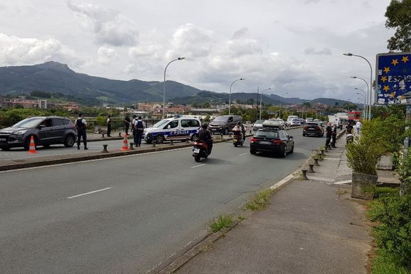 A quatre jours du sommet, la frontière franco-espagnole est hyper sécurisée.