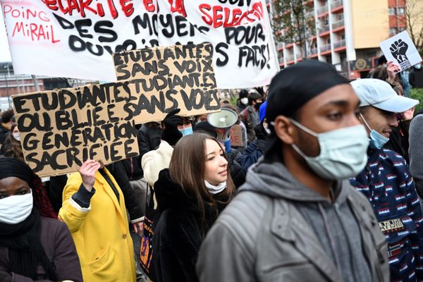 Ce 26 janvier, des étudiants et des salariés de l'Education nationale ont manifesté dans plusieurs villes de France, comme ici à Toulouse. Photo d'illustration