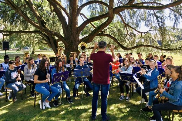 Classe orchestre du collège Sainte Marie à Fougères 