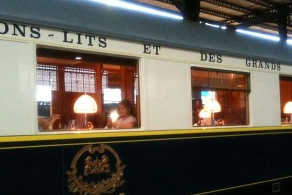 Départ de l'Orient-Express en gare d'Austerlitz, vendredi 8 novembre 2013, 8h30