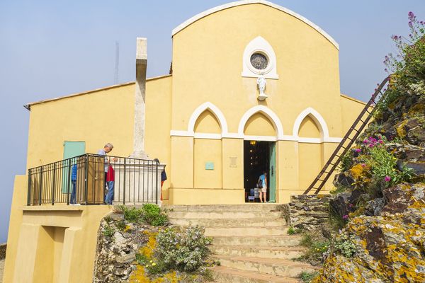 La chapelle Notre-Dame-du-Mai ou Notre-Dame-de-Bonne-Garde (aussi appelée localement la Bonne Mère) est le nom d'un édifice religieux situé à 352 mètres d'altitude.