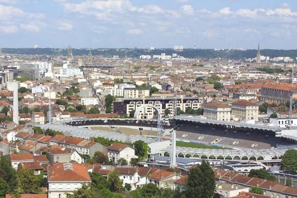 C'est au stade Chaban-Delmas de Bordeaux que La Rochelle et Agen se disputeront une place dans le Top 14, dimanche prochain. 