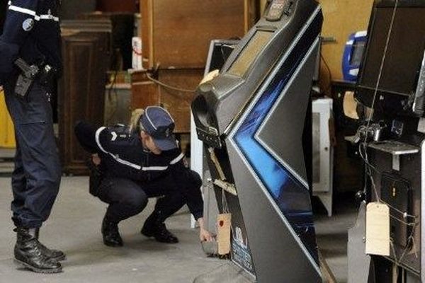 Des machines à sous illégales saisies lors d'une précédente opération à Brignoles en 2011 qui a mobilisé 150 gendarmes. 