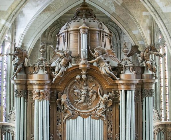 Le buffet d'orgue de la basilique de Saint-Quentin offert par Louis XIV