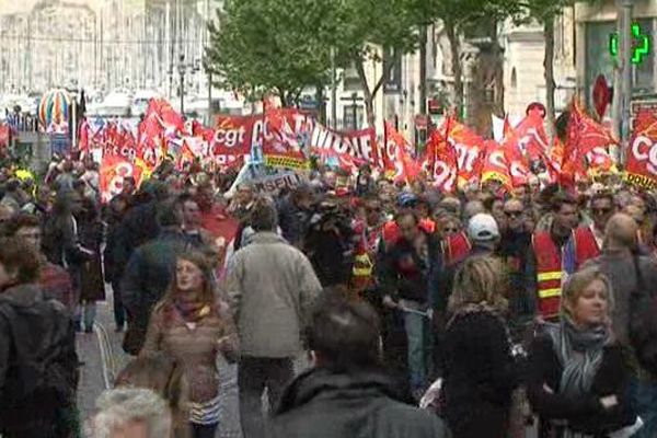 Le cortège anti loi Travail, en cours ce matin sur la Canebière