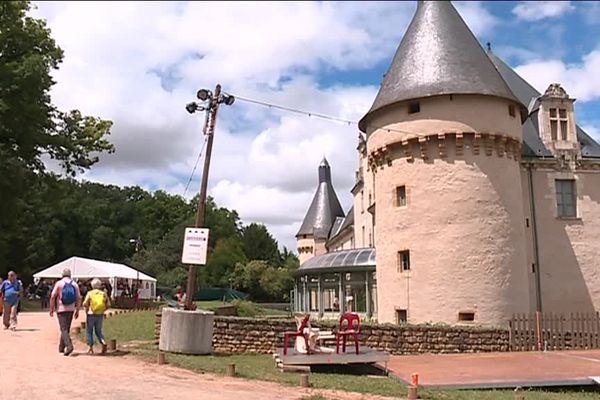 A Lourouer-Saint-Laurent (Indre), le château d'Ars accueille le festival "Le son continu"