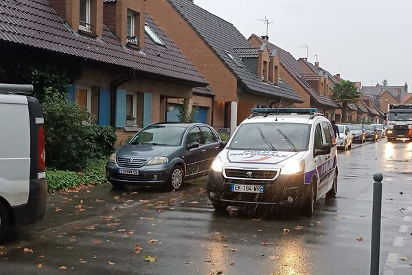 Une scène de crime dans le quartier résidentiel de la rue Chanteloup à Lille.