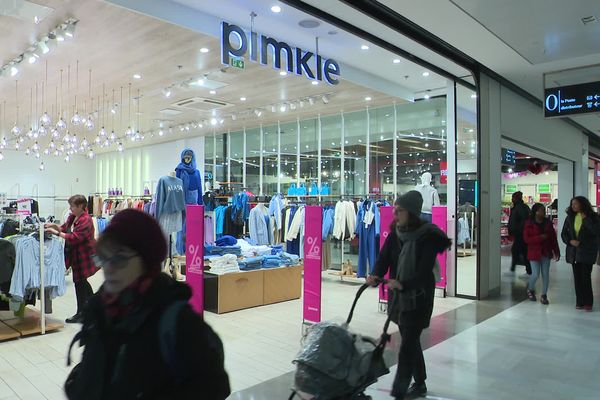 L'enseigne Pimkie prévoit de fermer une centaine de magasins d'ici à juillet 2024.