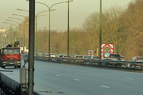 Attention si vous vous rendez en Belgique ce vendredi matin : le verglas a provoqué des accidents et d'importants bouchons