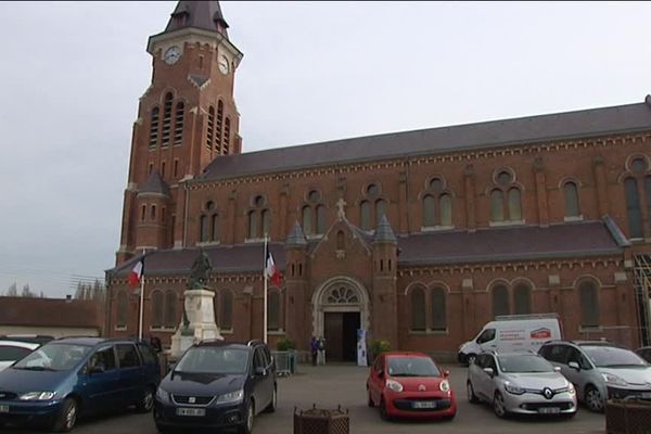 Les panneaux recouvrent une bonne partie du toit. 