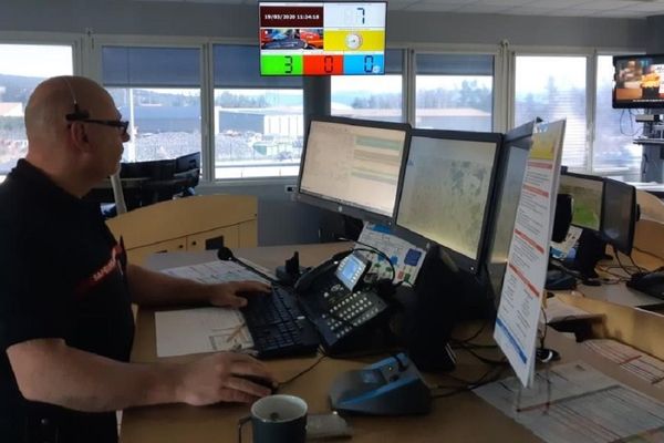 Le centre de traitement d'alertes au CODIS de Haute-Loire.