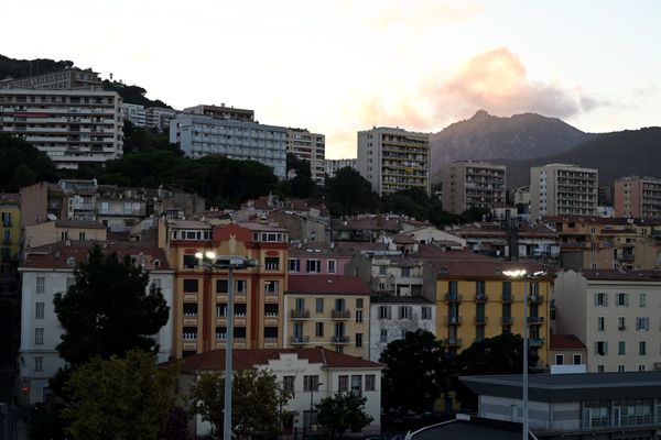 La ville d'Ajaccio, où le marché immobilier, comme dans le reste de la Corse, est tendu.