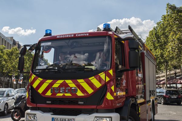 La brigade des sapeurs-pompiers de Paris a été appelée à 12h05 (illustration).