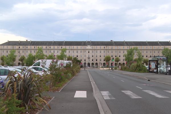 La Caserne Bernadotte est devenue le Centre des Archives du Personnel Militaire (CAPM).