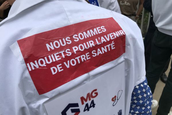 Des tarifs de consultations trop faibles qui incitent à multiplier les rendez-vous au détriment de la qualité des soins selon les grévistes.