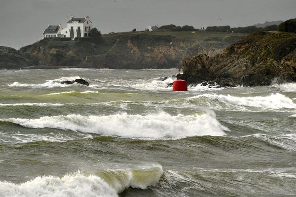 Temps agité sur le Pouldu dans le Finistère