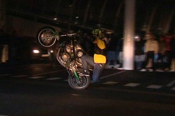 les stunters se réunissent avenue des Cambuses à Limoges chaque vendredi