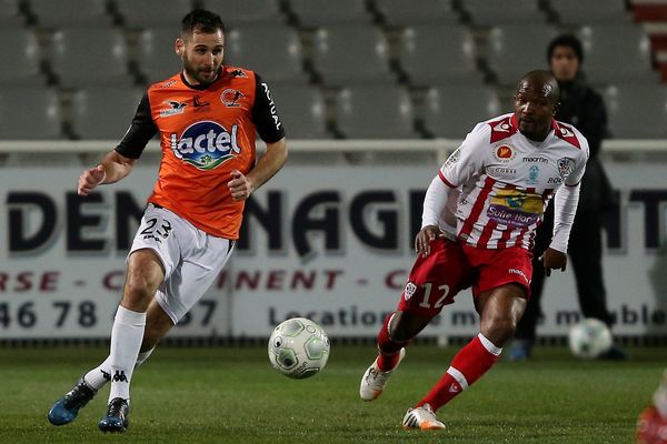 06/02/15 - Foot : Ligue 2 / Laval - Ajaccio / Robic relance malgré Marester