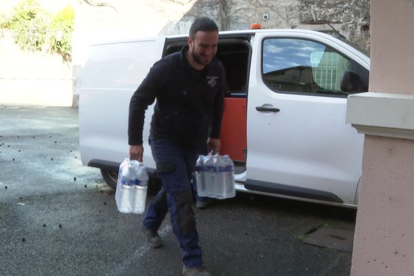 La régie Arche agglo alimente les écoles et la crèche de Tournon-sur-Rhône (Ardèche) en eau potable.