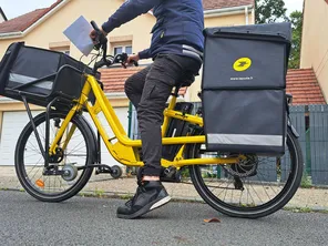 La Poste commercialise des vélos de facteurs à assistance électrique, reconditionnés.