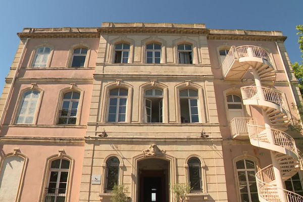 Dans la série "Les bastides de Marseille", nous découvrons l'histoire de le château de Bois Luzy, qui accueille aujourd'hui une auberge de jeunesse