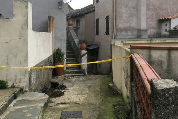 04/02/2017 - Un homme a été tué par balle vendredi soir à Cagnano, un village du Cap corse.
