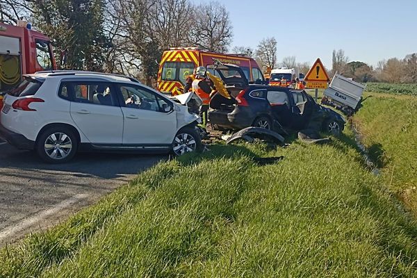 Deux des voitures impliquées dans l'accident.