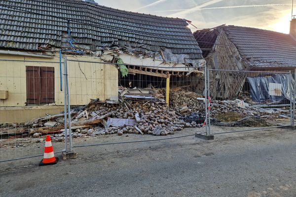 Le gaz a dû être coupé à la suite d'une fuite causée par l'accident. Il devrait revenir dans la soirée du dimanche 28 janvier.