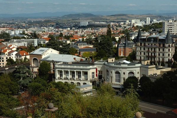 La mairie de Royat (Puy-de-Dôme) est fermée en raison de plusieurs cas de COVID 19 à partir de ce mercredi 21 octobre. 