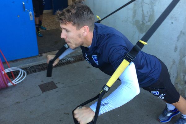 Le milieu offensif du CNFC Romain Grange, à l'entraînement. 