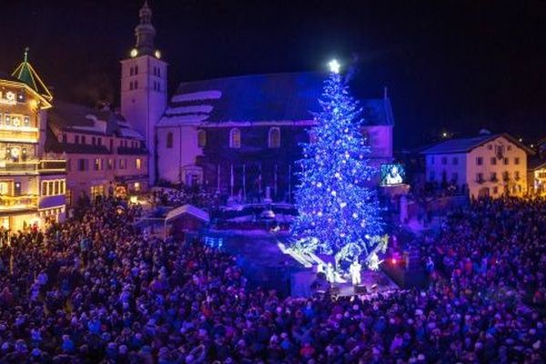 L'illumination du sapin de Megève sonne le coup d'envoi de la saison d'hiver