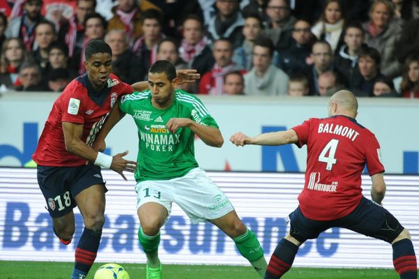 Souad Ghoulam ici entre Béria et Balmont lors du match Saint-Etienne-LOSC en mai dernier. 