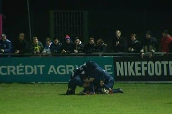 Une victoire savourée par les joueurs de Jura Sud