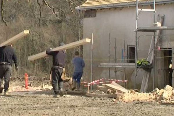 La Ferme des Orangeons (Saint-Maur, Indre) est en pleine rénovation pour accueillir à partir d'octobre une ferme de réinsertion.