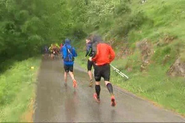 Les conditions étaient climatiques étaient déjà difficiles pour les coureurs, hier samedi.