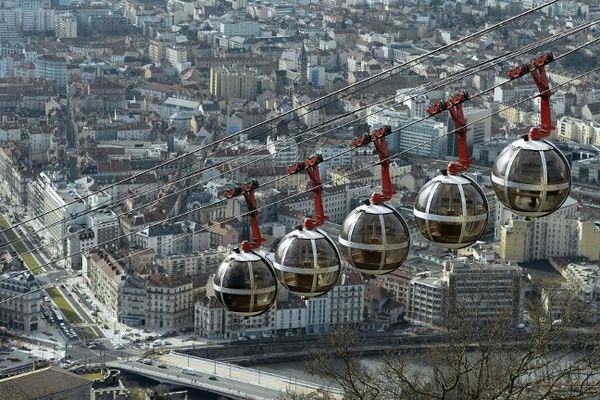 Les "bulles" du télépherique de la Bastille