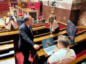 "J'ai des devoirs envers les électeurs de la Corrèze, donc j'y viendrai chaque semaine, ce qui ne me changera pas beaucoup puisque c'est déjà ce que je faisais à titre personnel".