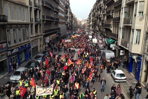 Selon la préfecture, les manifestants étaient environs 5000 à Marseille ce mercredi 9 mars 2016. 