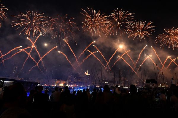 Illustration du feu d'artifice à Marseille.Archive