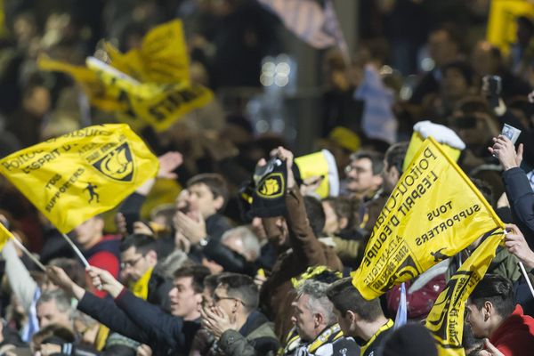 Des supporters du Stade Rochelais