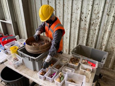 Réforme des retraites. Les poubelles débordent : guide de survie en période  de grève de ramassage des déchets